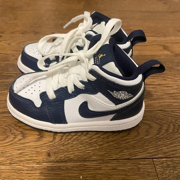 Air Jordan 1 Retro High ‘Midnight Navy’