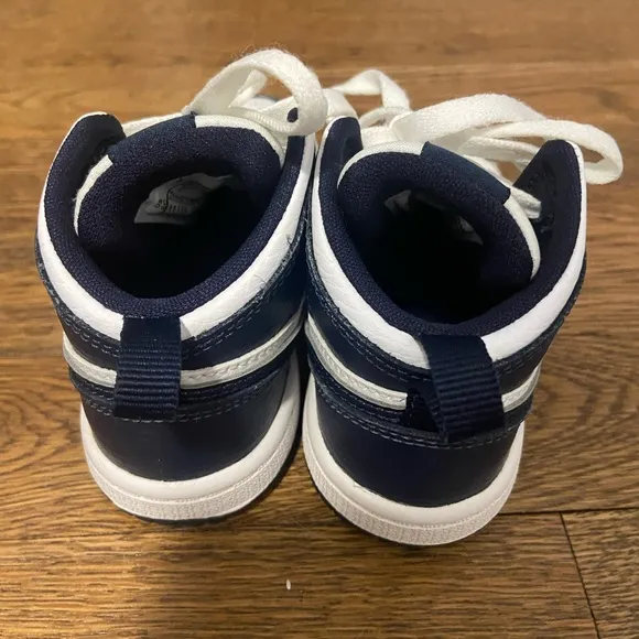Air Jordan 1 Retro High ‘Midnight Navy’