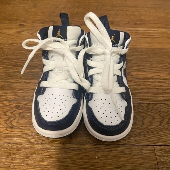 Air Jordan 1 Retro High ‘Midnight Navy’