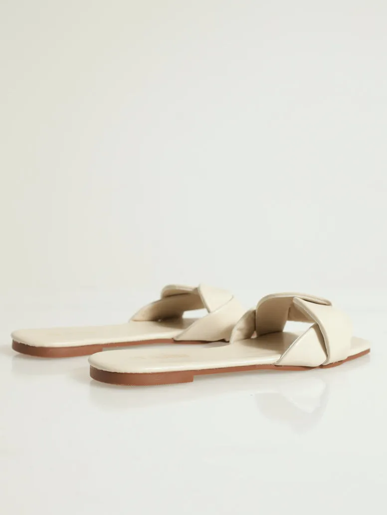 Flat One Strap Padded Interlinked Mule - Off White