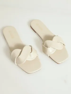 Flat One Strap Padded Interlinked Mule - Off White