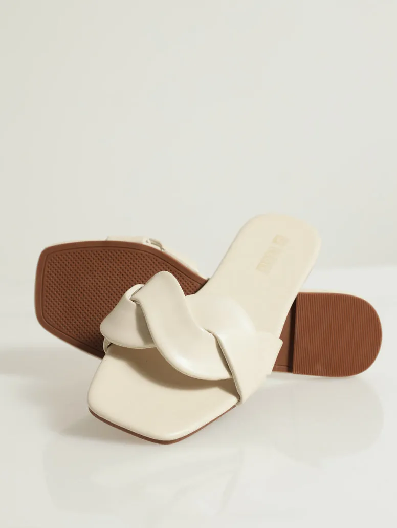 Flat One Strap Padded Interlinked Mule - Off White