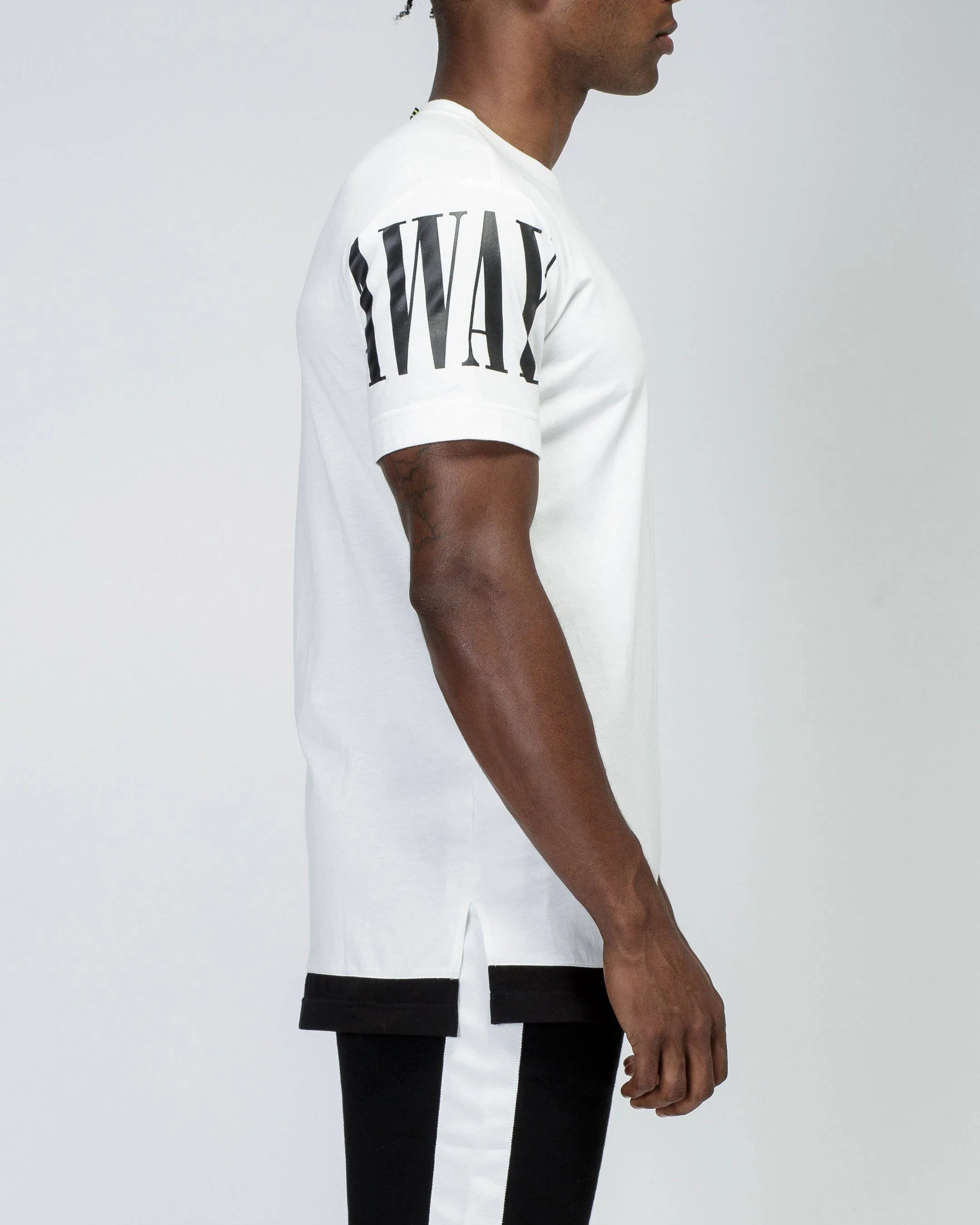 Konus Men's Tee / Summit In White