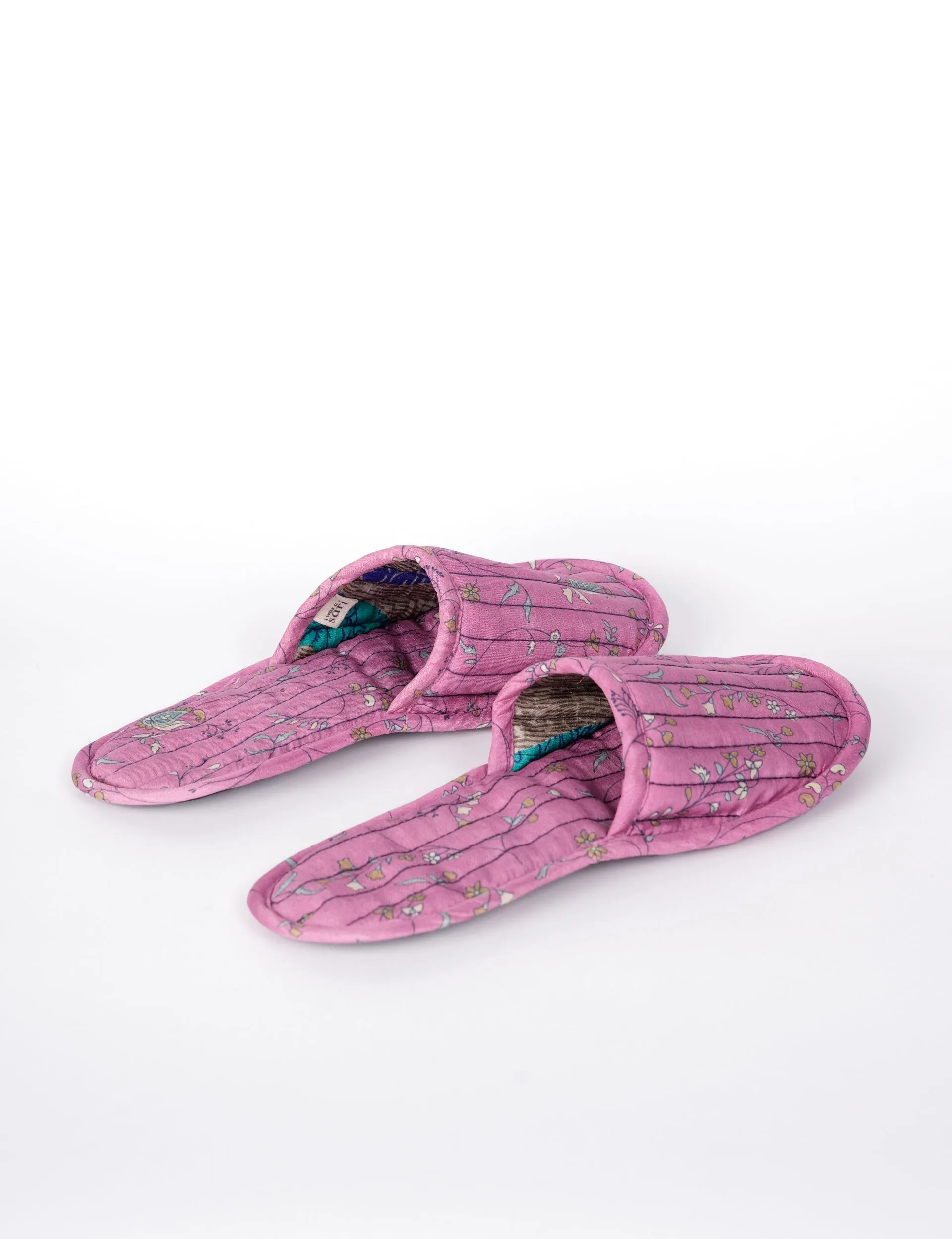 QUILTED SLIPPERS