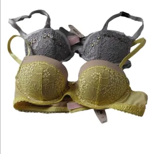 VICTORIA'S SECRET  2 PUSH-UP BRA FOR 1